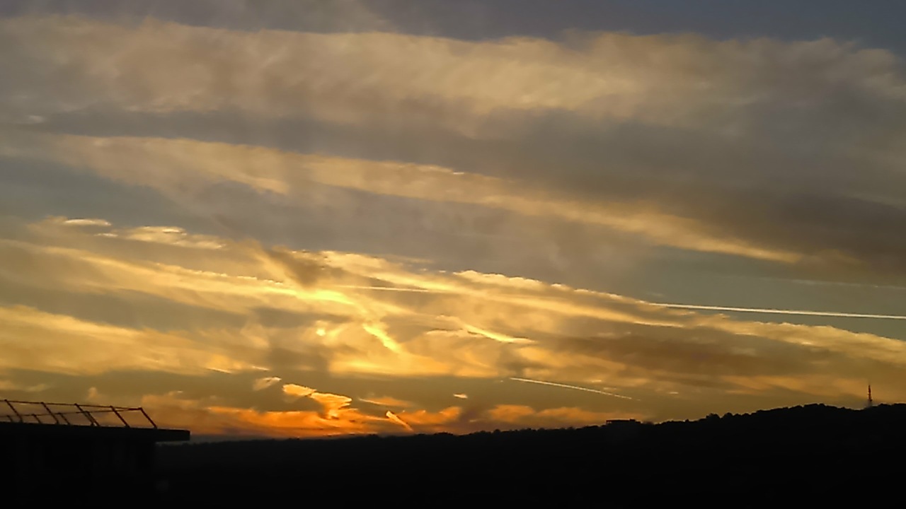 Sunset over Sheffield from s t e v e Woan			
					</div><!-- .entry-content -->
		
		<footer>
		
		
		
					
					</footer><!-- .entry-meta -->
	</article><!-- #post -->
				
											
				
		
<hr class=