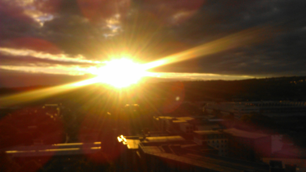 Sunburst from Landsdown by s t e v e Woan			
					</div><!-- .entry-content -->
		
		<footer>
		
		
		
					
					</footer><!-- .entry-meta -->
	</article><!-- #post -->
				
											
				
		
<hr class=