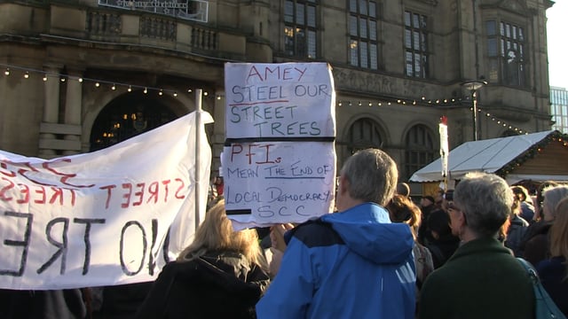 Sheffield tree campaigners protest outside Town Hall