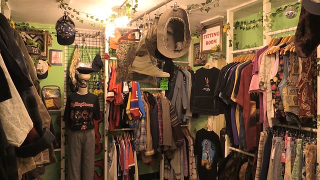 Shop offers free clothes to the homeless