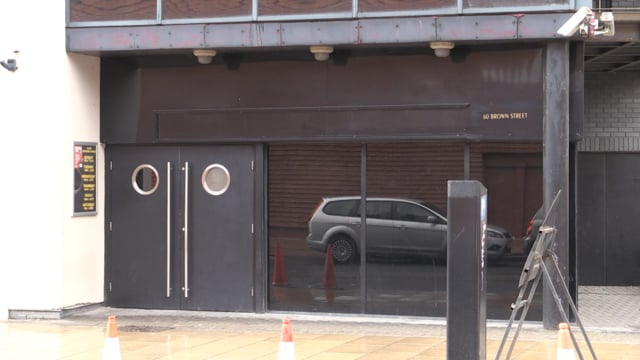 Hundreds back strip club to stay open
