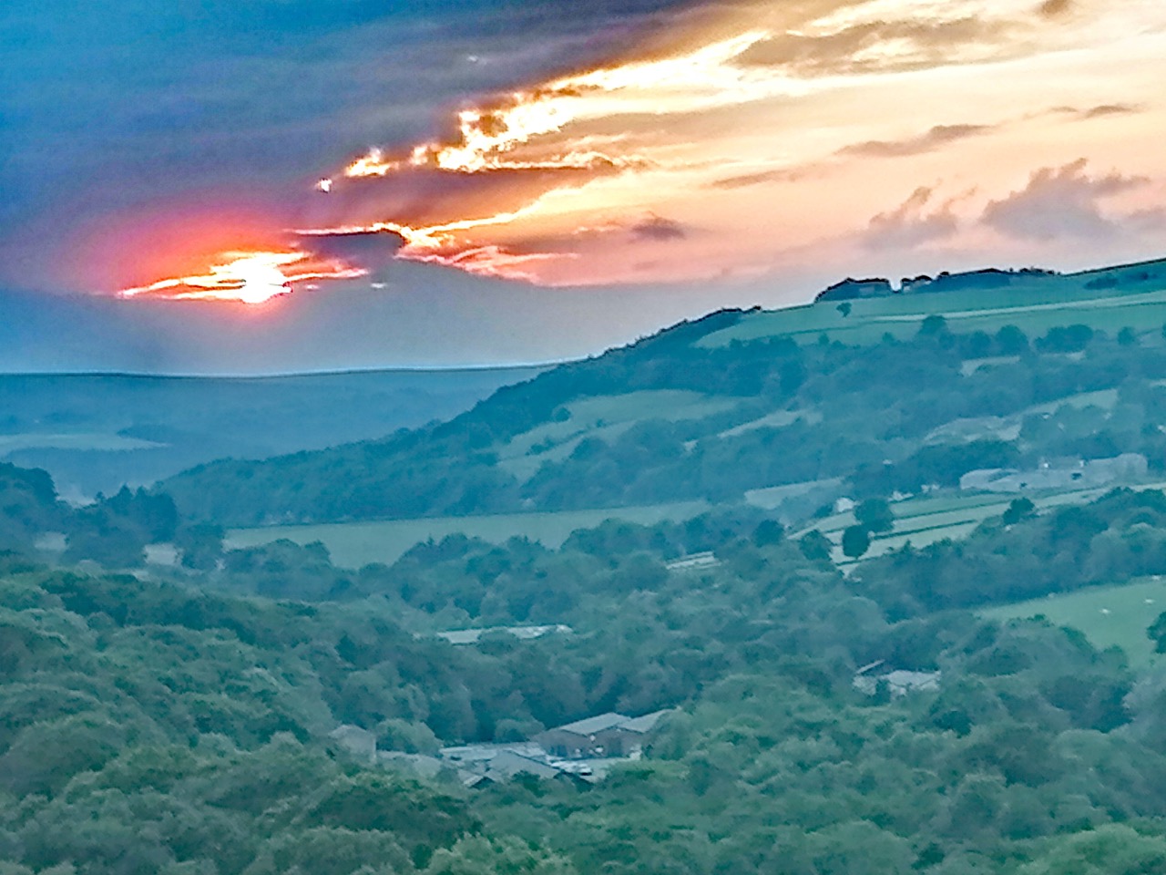 Fwd: Sunset from Stannington over Loxley by Vee Jay			
					</div><!-- .entry-content -->
		
		<footer>
		
		
		
					
					</footer><!-- .entry-meta -->
	</article><!-- #post -->
				
											
				
		
<hr class=