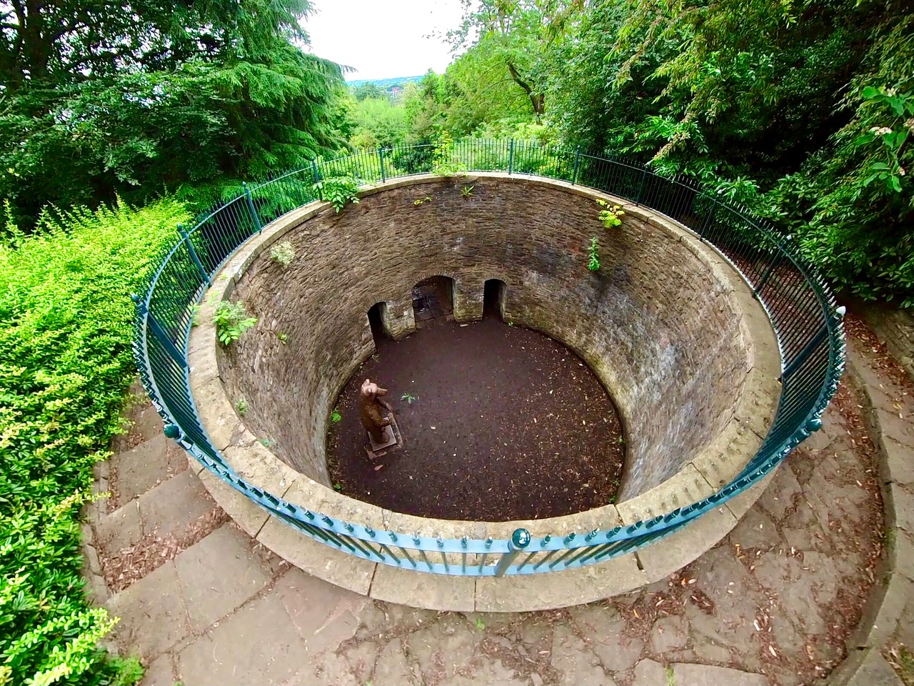 Fwd: Bear Pit Sheffield Botanical Gardens. Keith Bown			
					</div><!-- .entry-content -->
		
		<footer>
		
		
		
					
					</footer><!-- .entry-meta -->
	</article><!-- #post -->
				
											
				
		
<hr class=