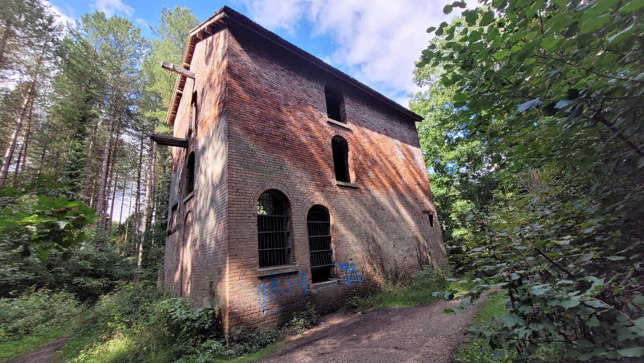 Fwd: Greg Howarth Seldom Seen Engine House			
					</div><!-- .entry-content -->
		
		<footer>
		
		
		
					
					</footer><!-- .entry-meta -->
	</article><!-- #post -->
				
											
				
		
<hr class=