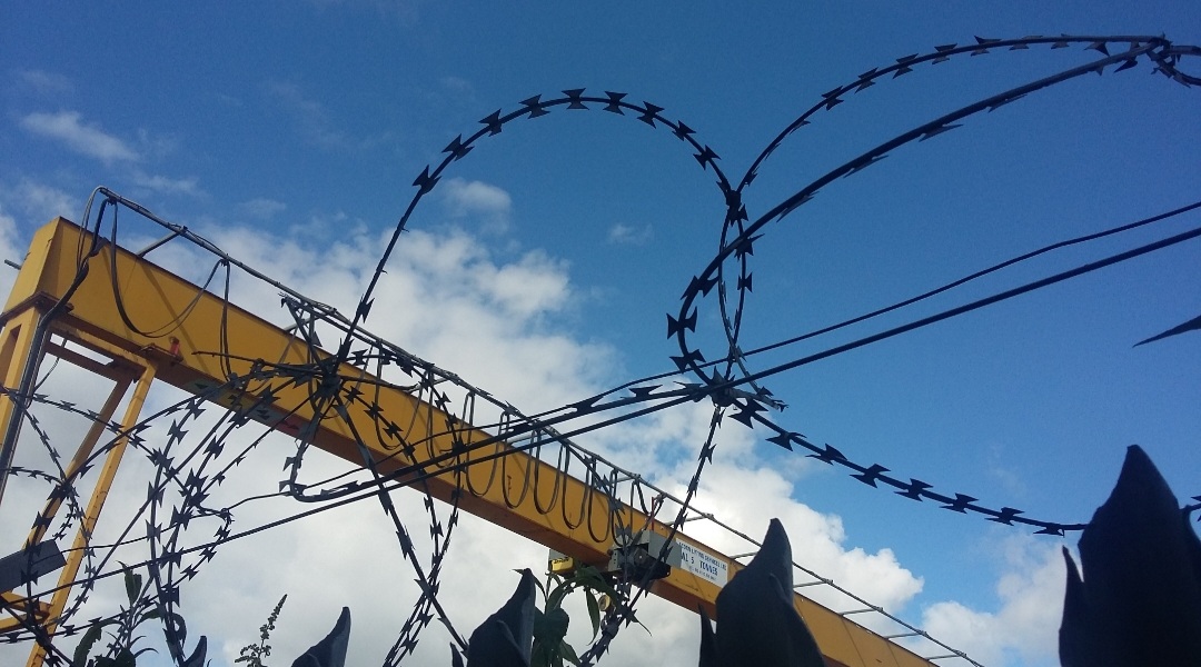 Fwd: Barbed wire by Gullface London			
					</div><!-- .entry-content -->
		
		<footer>
		
		
		
					
					</footer><!-- .entry-meta -->
	</article><!-- #post -->
				
											
				
		
<hr class=