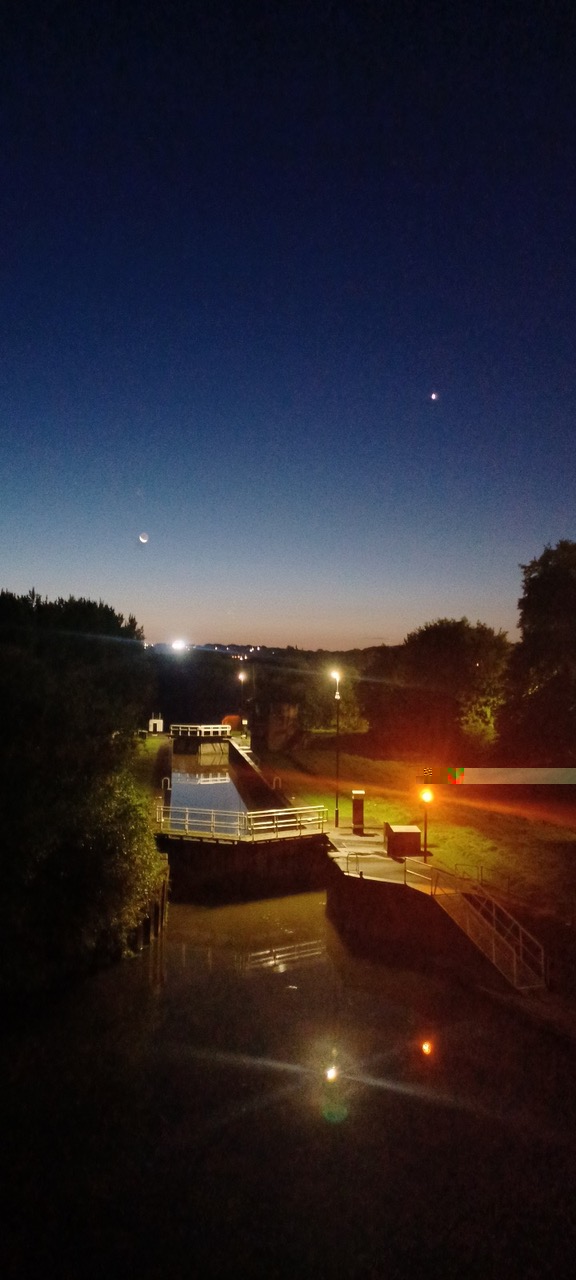 Fwd: By Markius Maximus- Crescent Moon and Venus- Aldwarke Lock.			
					</div><!-- .entry-content -->
		
		<footer>
		
		
		
					
					</footer><!-- .entry-meta -->
	</article><!-- #post -->
				
											
				
		
<hr class=