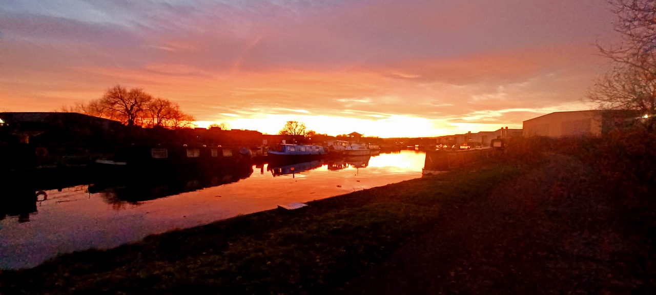 Fwd: By Markius Maximus- Eastwood canal Parkgate.			
					</div><!-- .entry-content -->
		
		<footer>
		
		
		
					
					</footer><!-- .entry-meta -->
	</article><!-- #post -->
				
											
				
		
<hr class=