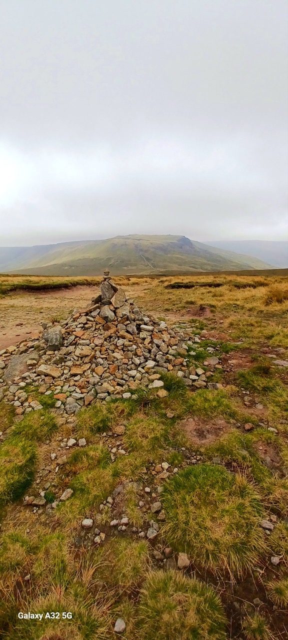 Fwd: By Markius Maximus- Mill Hill with Kinder Plateau in distance.			
					</div><!-- .entry-content -->
		
		<footer>
		
		
		
					
					</footer><!-- .entry-meta -->
	</article><!-- #post -->
				
											
				
		
<hr class=