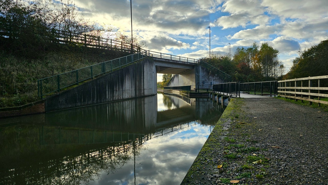 Fwd: Mark Lacey-Hatton – Chesterfield Canal, Staveley Basin			
					</div><!-- .entry-content -->
		
		<footer>
		
		
		
					
					</footer><!-- .entry-meta -->
	</article><!-- #post -->
				
											
				
		
<hr class=